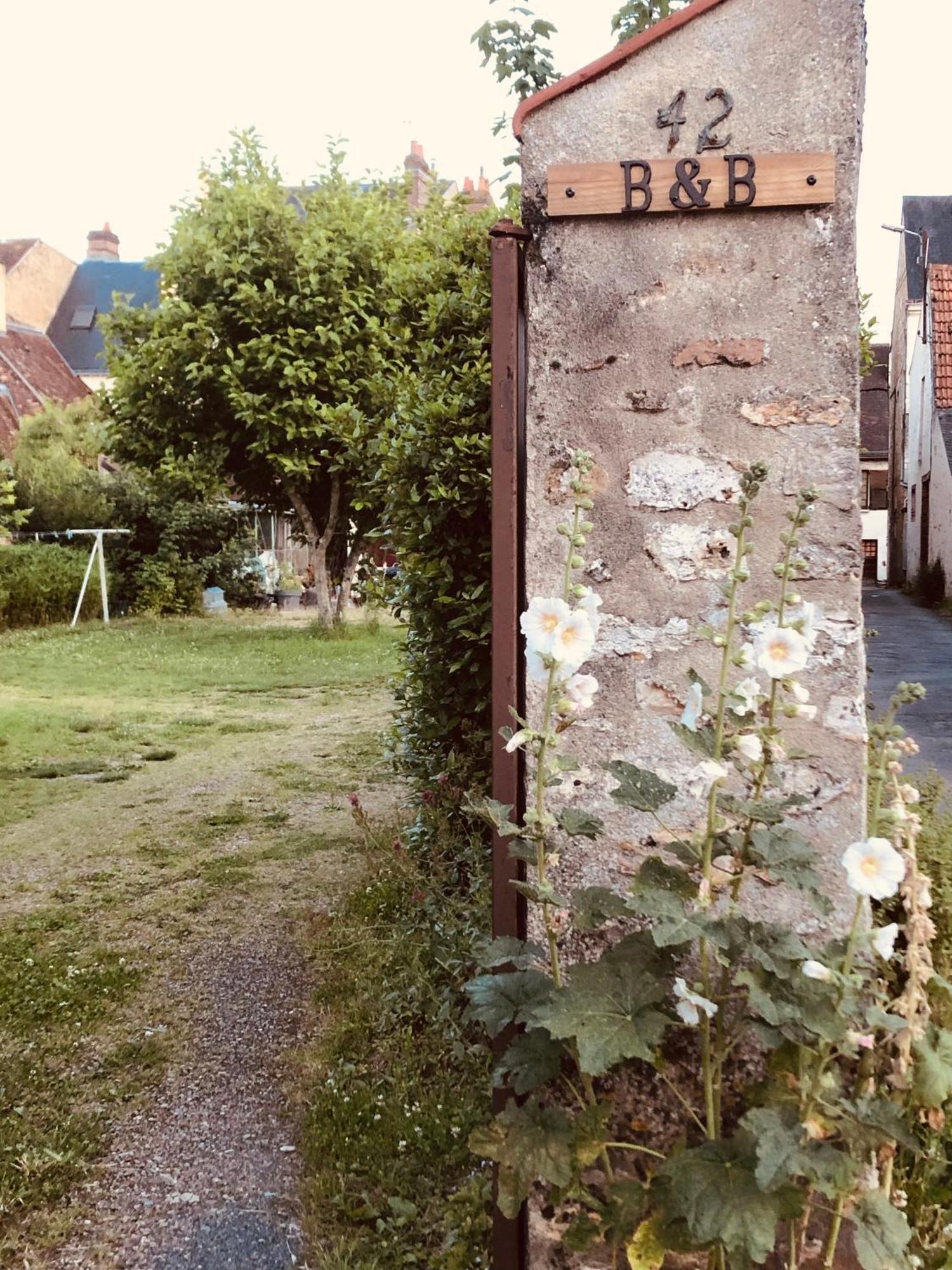 Chambre-Studio Le 42 Nogent-le-Rotrou Exterior photo